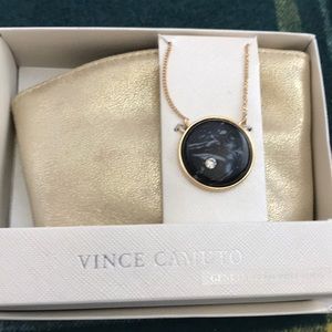 Vince camuto necklace and bag